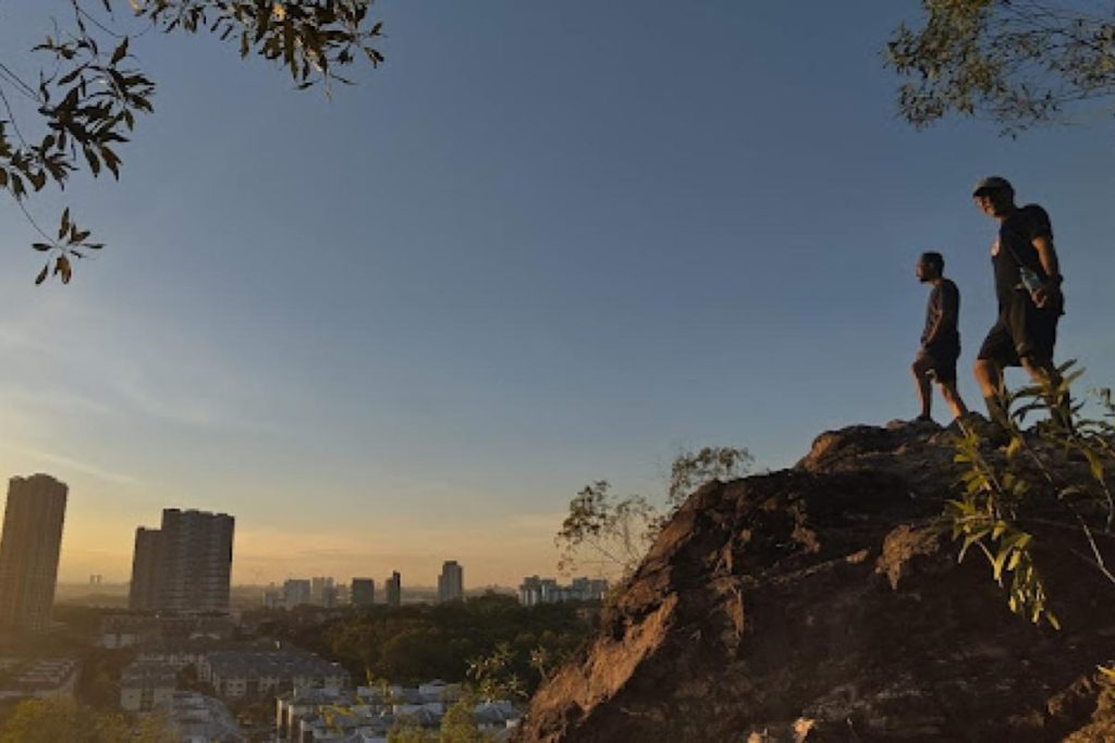 10 Tempat Mendaki Terbaik Berdekatan Puchong 2025 4 Wawasan-Hill-Trail-