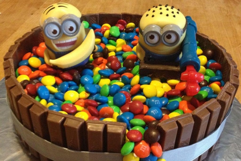 10 Most Creative Ways to Decorate a Cake 7 mm-cake---x-