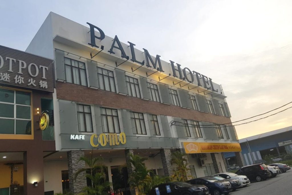 Top 15 Best Places To Get Dessert in Ipoh 2026 22 COMO-Cafe-Dessert-Bar