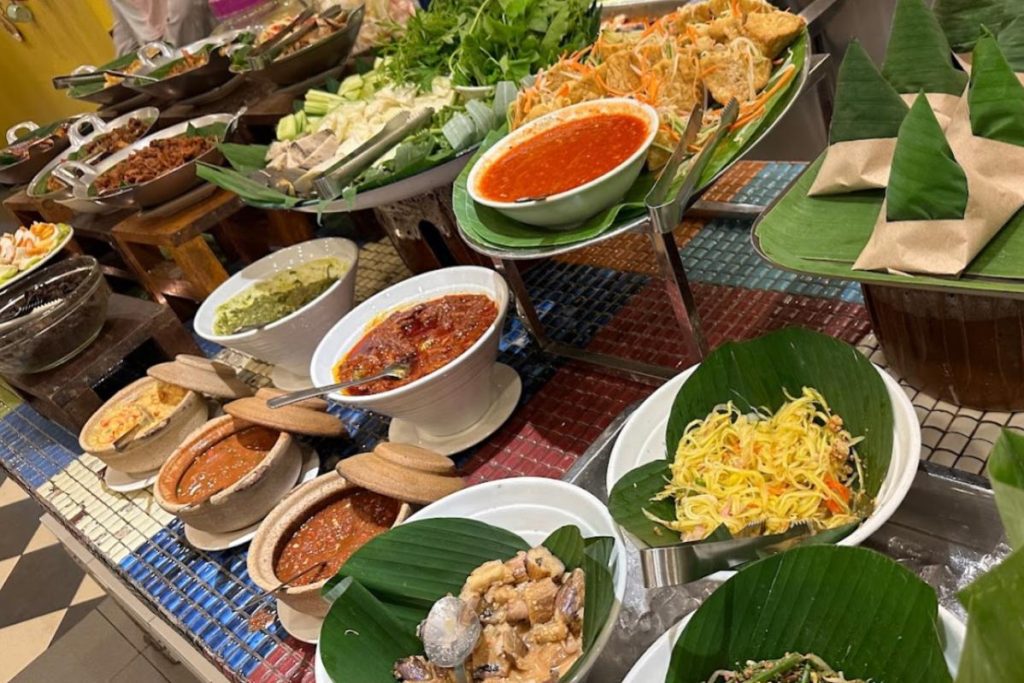 <strong>10 Bufet Murah di KL & Selangor 2025</strong> 3 Chef-Dato-Ismail-Restaurant-Restoran-Rebung-Dato-Chef-Ismail-