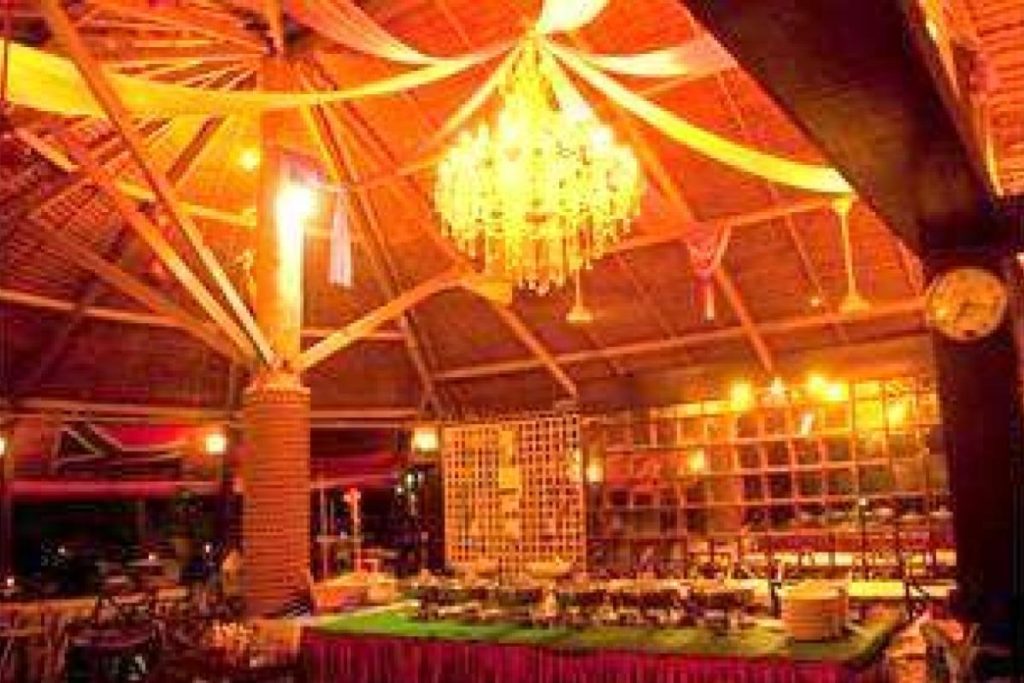 Top 10 Best Things To Do in Besar Island 2025 19 Enjoy-A-Relaxed-Dining-Experience