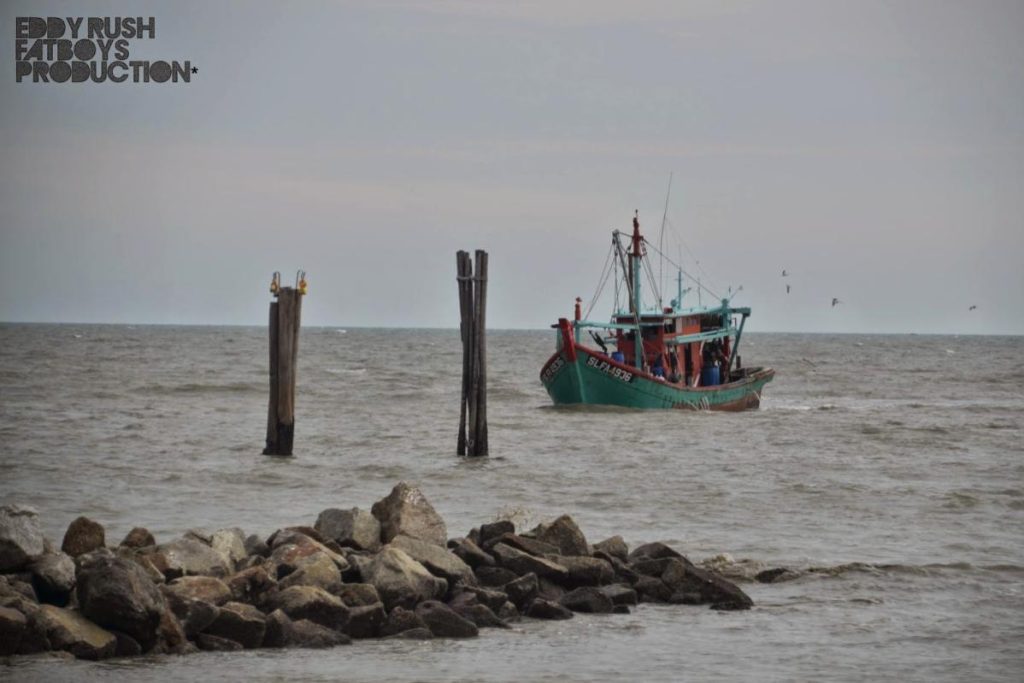 Top 10 Best Things To Do in Sekinchan Beach 2025 20 Feel-the-Cool-Ocean-Breeze-While-Watching-Fishing-Boats-Sail-by