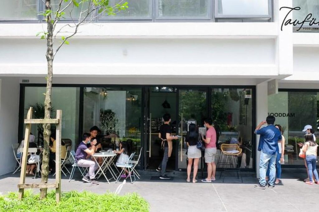 Top 10 Best Instagrammable Cafes in PJ 2025 12 Flakes-The-Hub-SS