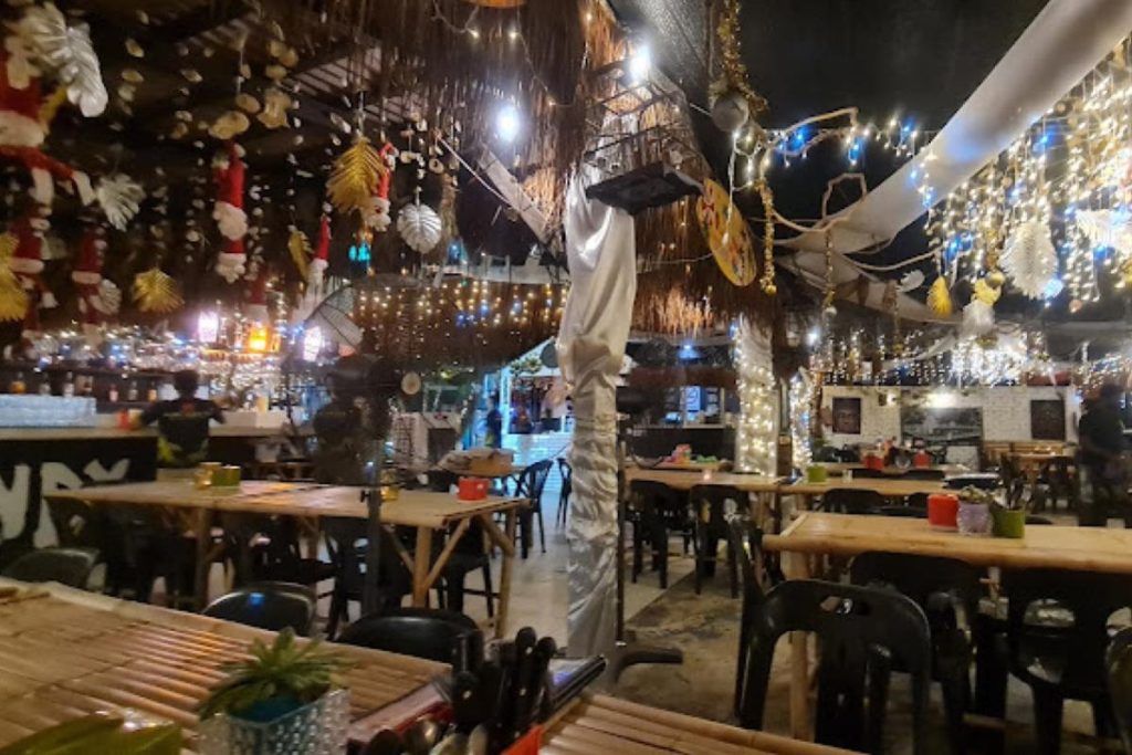 <strong>8 Beach Bar Terbaik di Malaysia 2025</strong> 17 Frandy-Beach-Bar-Restaurant-