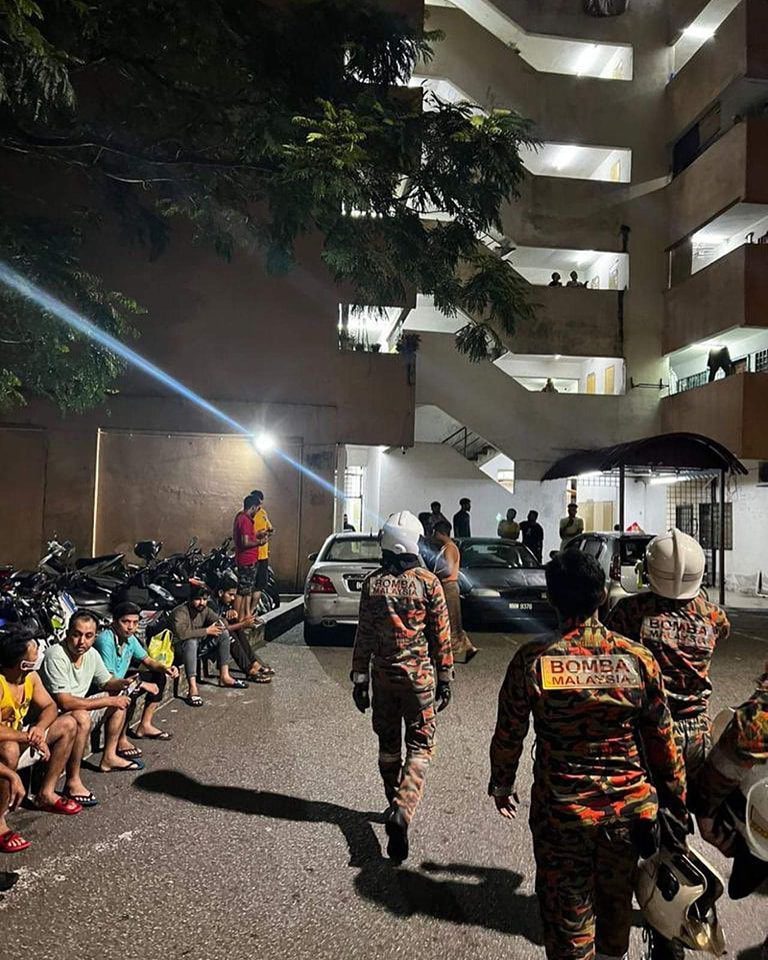 Indonesia 6.2-Magnitude Quake, Tremors Felt in Malaysia 2 Gempa-