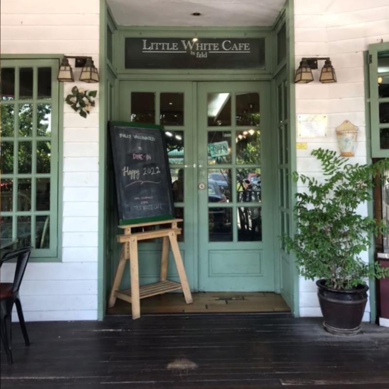 15 Tempat Menarik bagi Sambutan Birthday di Selangor 2025 27 Little-White-Cafe-