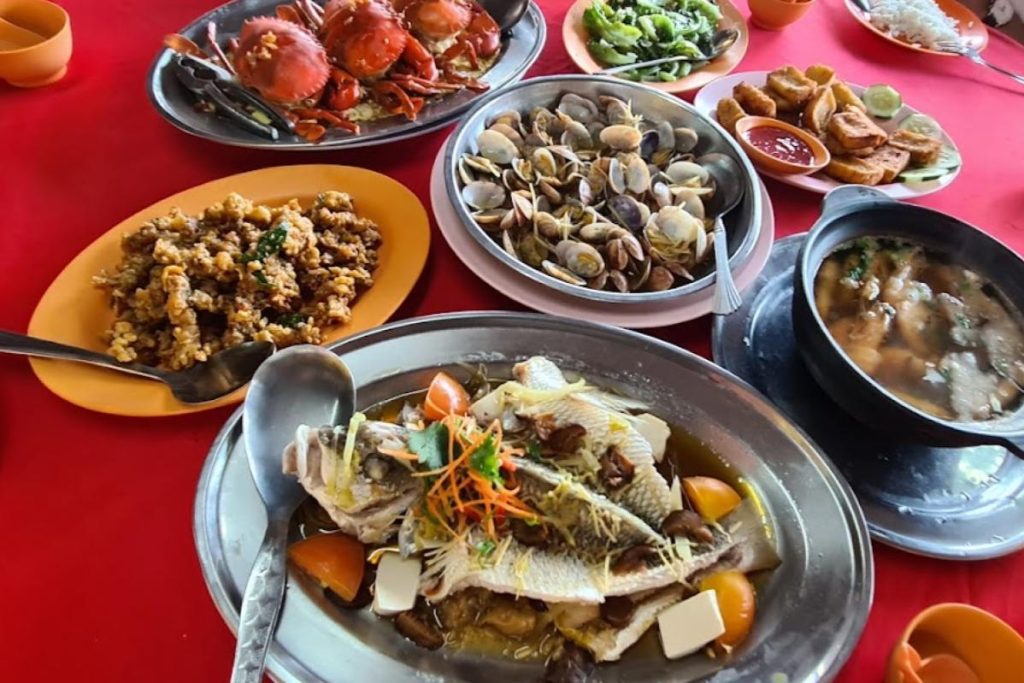<strong>10 Restoran Makanan Laut Terbaik di Sekinchan 2025</strong> 19 Loong-Hua-Seafood-Restaurant-