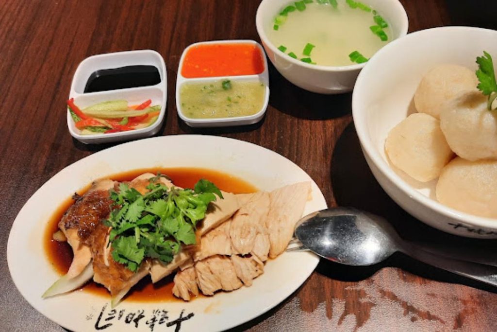 Top 8 Best Chinese Food Courts in Kuala Lumpur and Petaling Jaya 2025 3 Lot--Hutong-Food-Court-