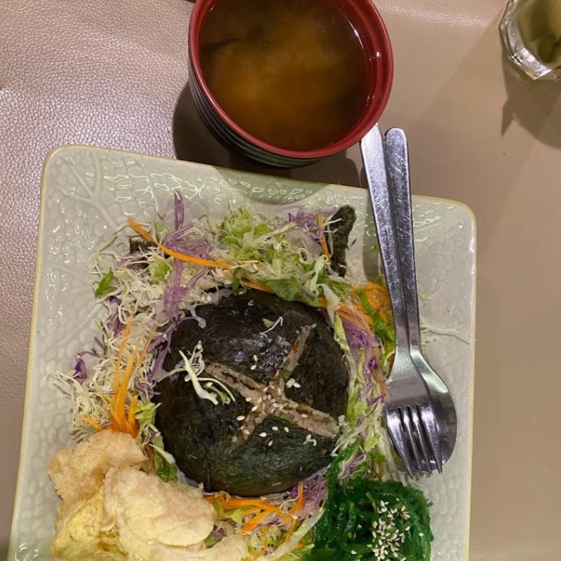 10 Restoran Makanan Barat Terbaik di Sri Petaling 2025 9 Loving-Cafe-