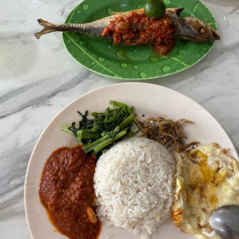 Top 10 Best Places to Get Nasi Lemak in Melaka 2025 17 Nasi-Lemak-Klebang-Squash-