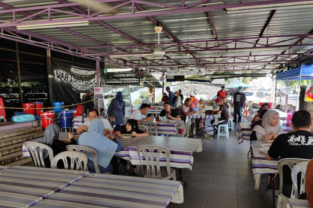 Top 10 Best Places to Get Nasi Lemak in Melaka 2025 2 Nasi-Lemak-Tokong-Warisan-Bachang