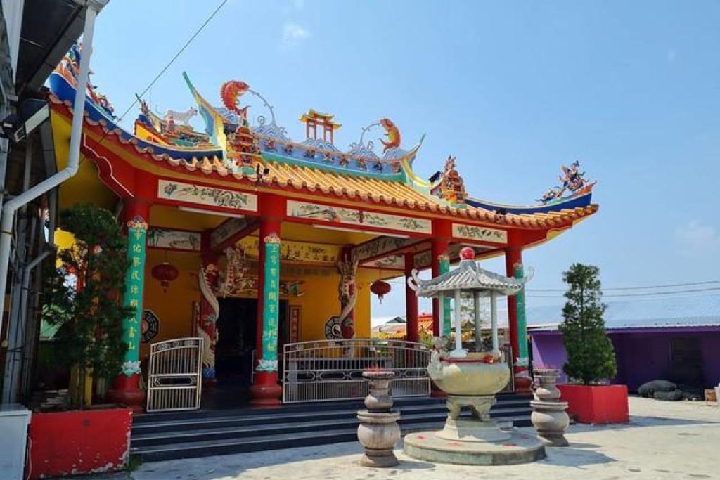 Top 10 Best Things To Do in Crab Island 2025 15 Pay-A-Visit-To-The-Snake-Temple