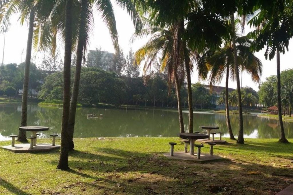 Top 10 Best Places For Picnic in Kuala Lumpur 2025 7 Permaisuri-Lake-Gardens-