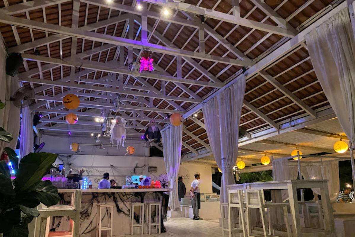 Top 8 Best Beach Bars in Malaysia 2024