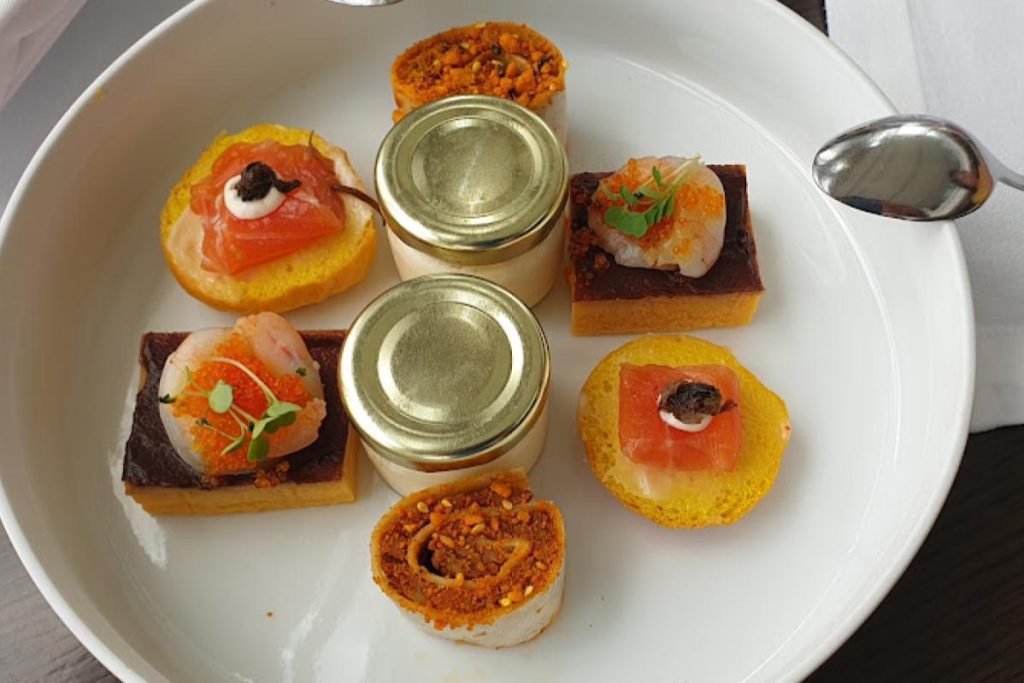 <strong>10 Hotel High Tea Terbaik di Malaysia 2025</strong> 3 THIRTY-Grand-Hyatt-