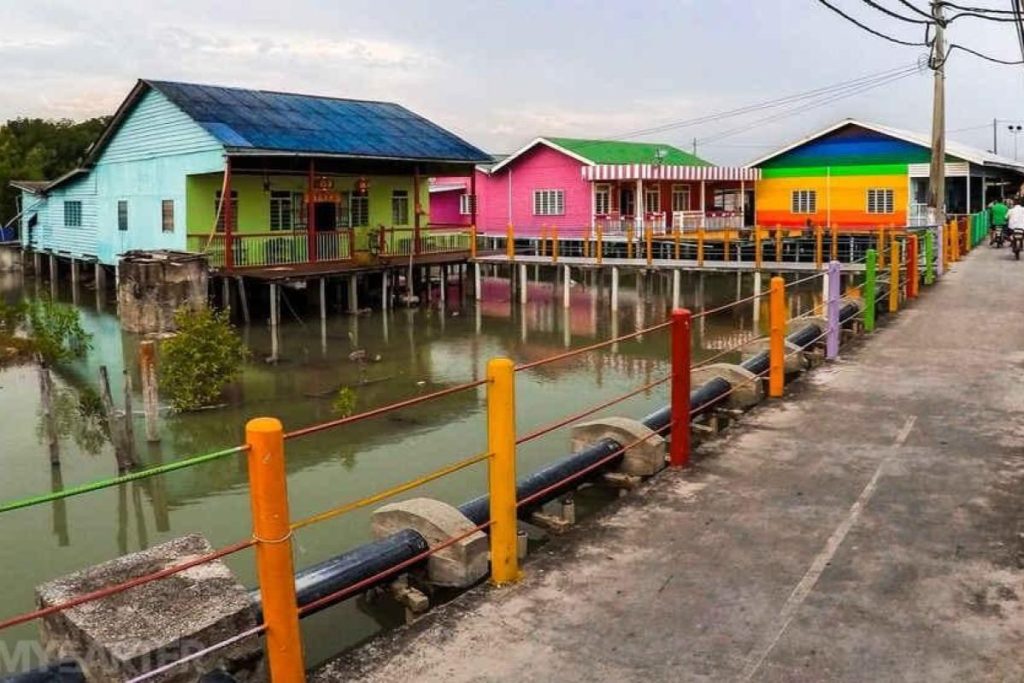 Top 10 Best Things To Do in Crab Island 2025 13 Take-A-Picture-At-Rainbow-House
