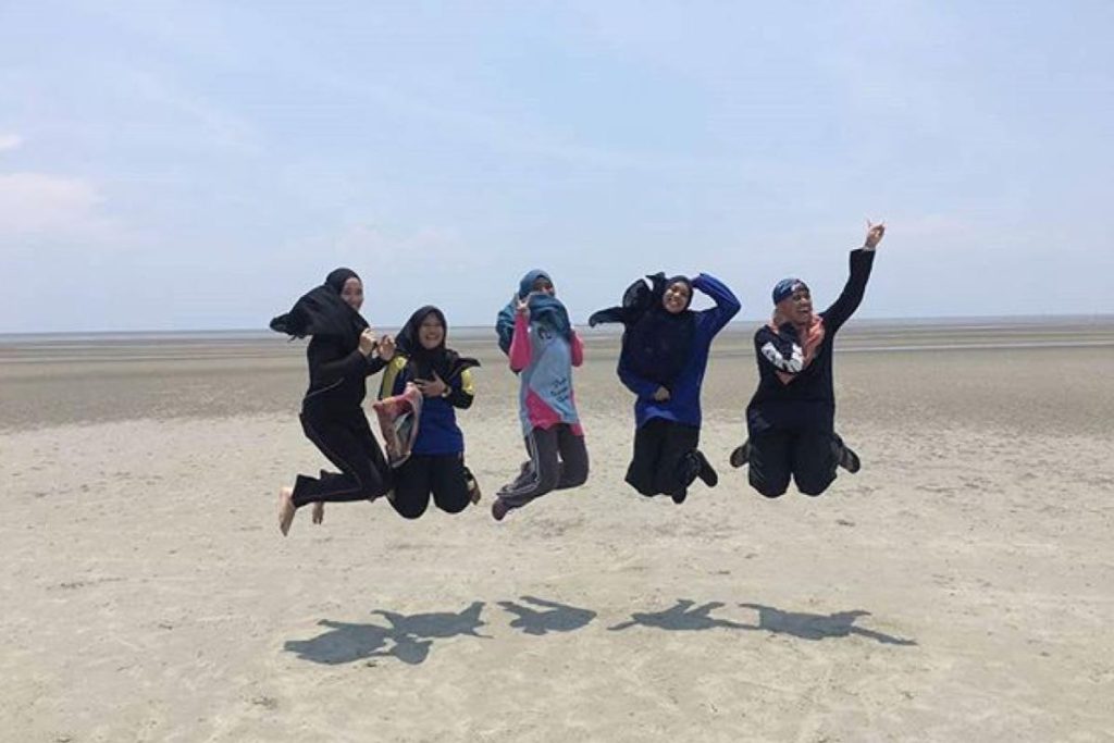 Top 10 Best Things To Do in Sepang Beach 2025 20 Take-Memorable-Pictures-with-Friends