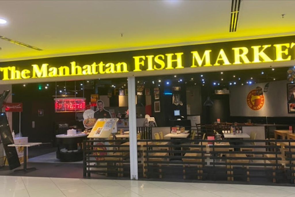 9 Restoran Terbaik di Quill City Mall 2025 14 The-Manhattan-FISH-MARKET
