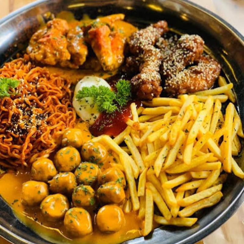 10 Restoran Makanan Barat Terbaik di Batu Caves 2025 3 The-Rack-Boutique-Cafe-