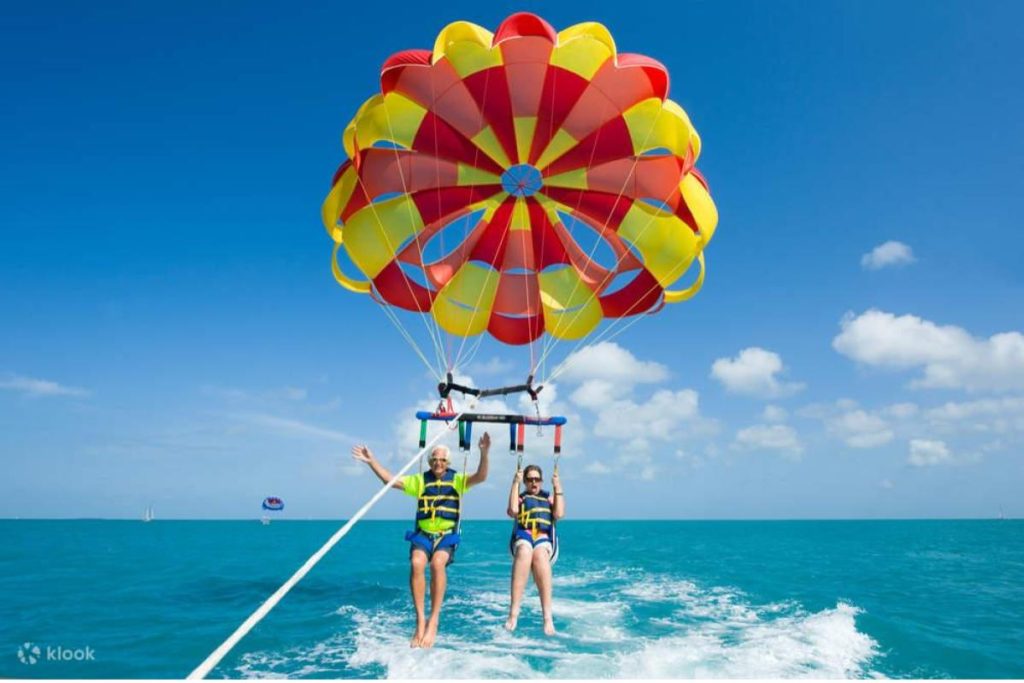 10 Aktiviti Menarik di Pantai Malaysia 2025 3 Try-Out-Some-Water-Sports-