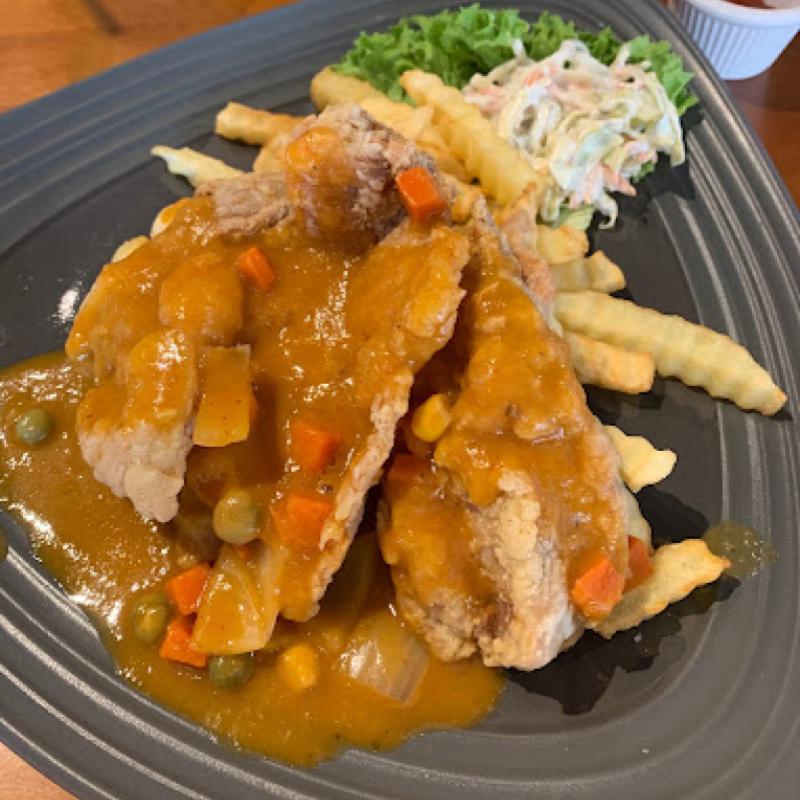 10 Restoran Makanan Barat Terbaik di Batu Caves 2025 13 Uncle-Ron-Cafe-