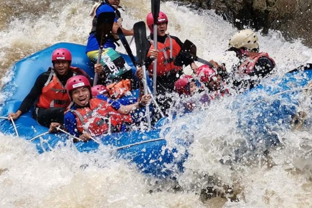 Top 6 Best Places for Water Rafting in Selangor 2025 3 Water-Rafting-Kuala-Kubu-Bahru-by-PROJEK-OUTDOOR-