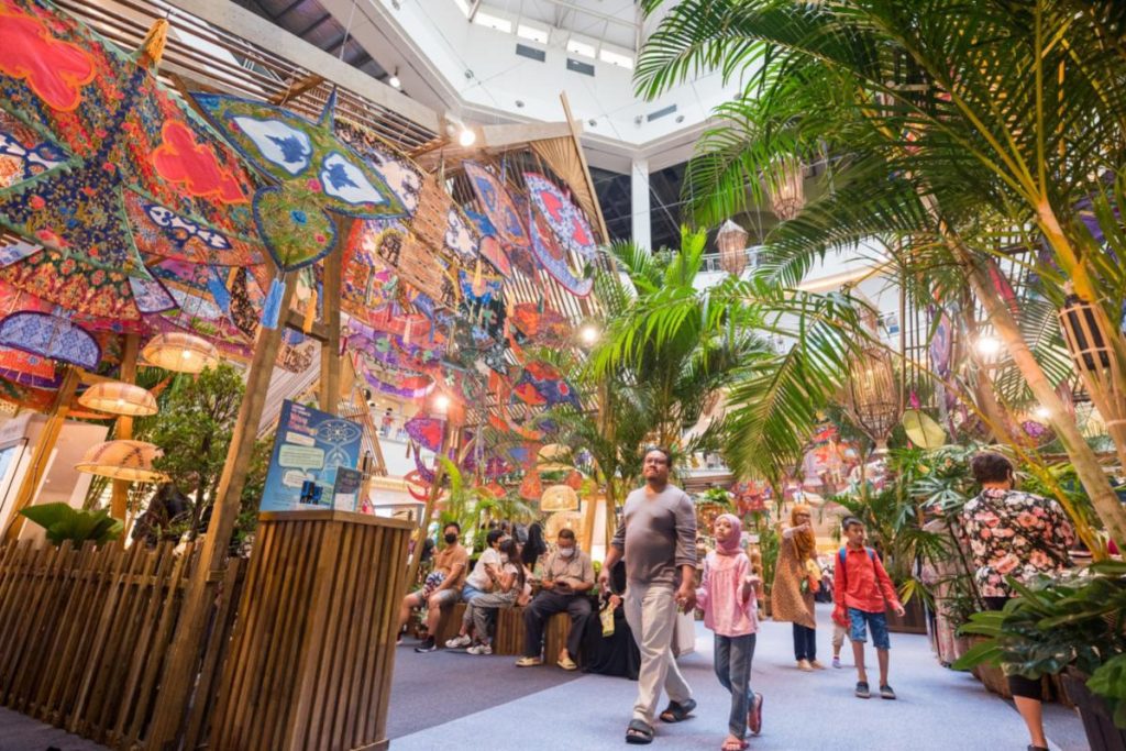 Discover The 10 Malls in Malaysia With Beautiful Raya Decorations 8 raya-decor--