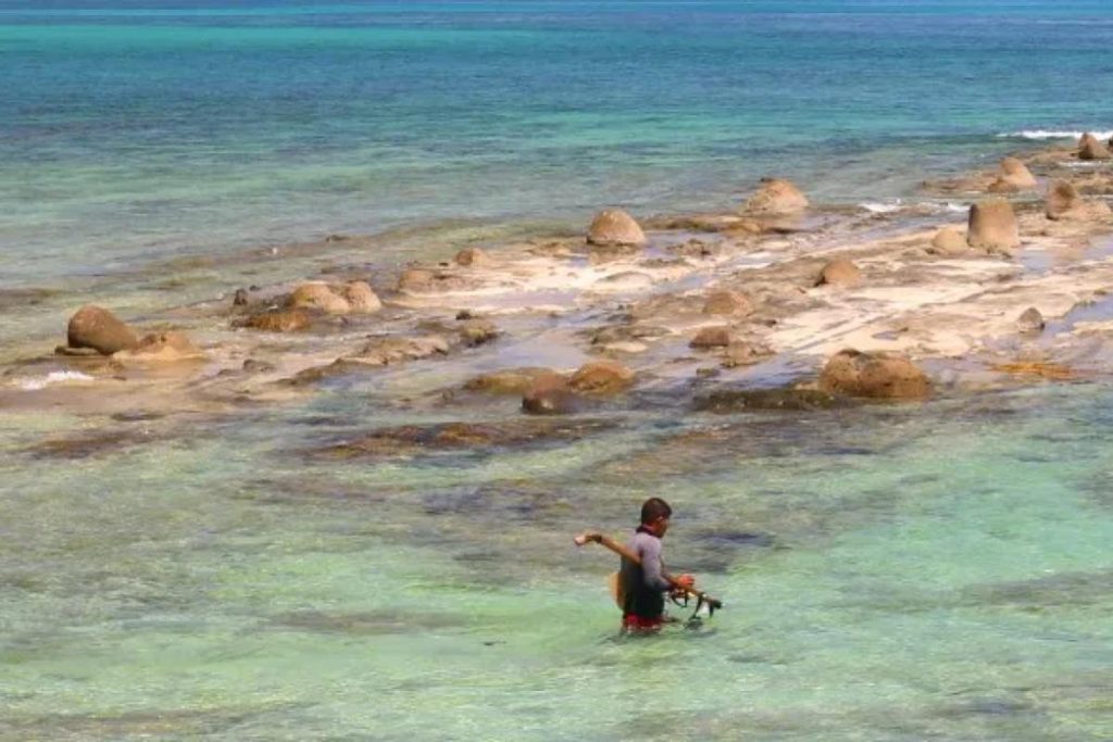 10 Pantai Terbaik di Sabah 2025 15 Bak-Bak-Beach-