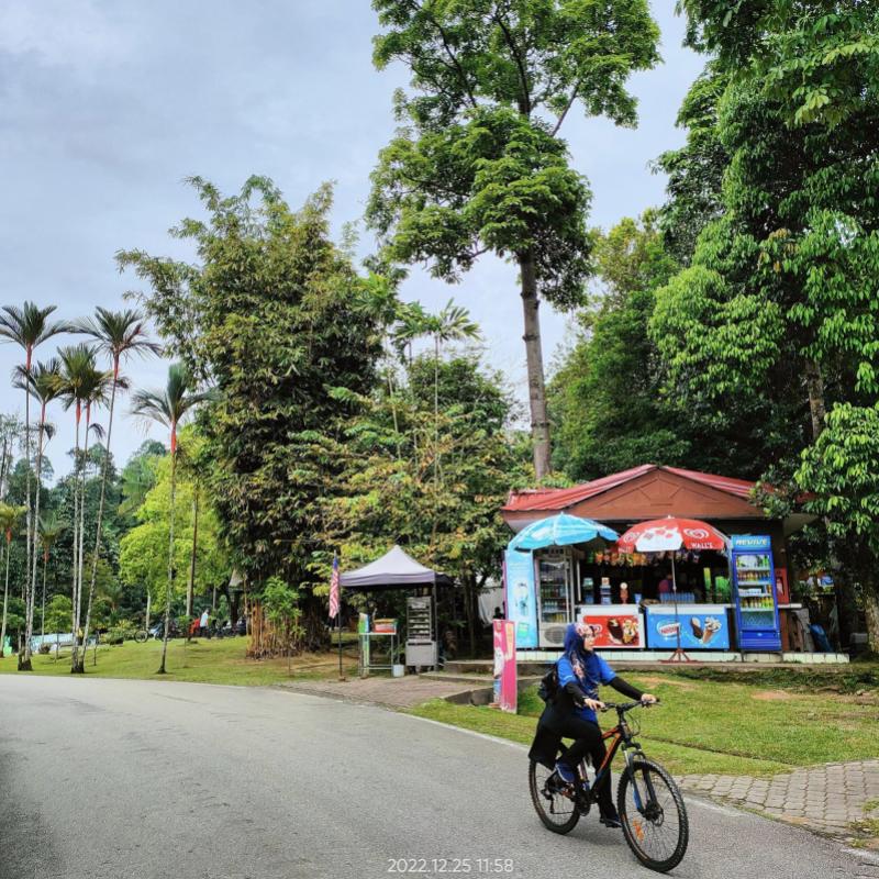 10 Aktiviti Outdoor Terbaik di Selangor 2025 7 Cycling-At-Taman-Botani-Negara-Shah-Alam-