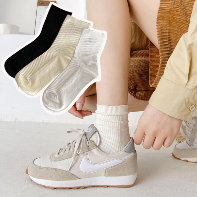 8 Stokin Wanita Terbaik di Malaysia 2025 7 Japanese-Ins-Socks-Womens-Fashion