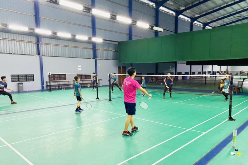 10 Gelanggang Badminton Terbaik di Ipoh 2025 10 KB-Kok-Bou-Badminton-Court-