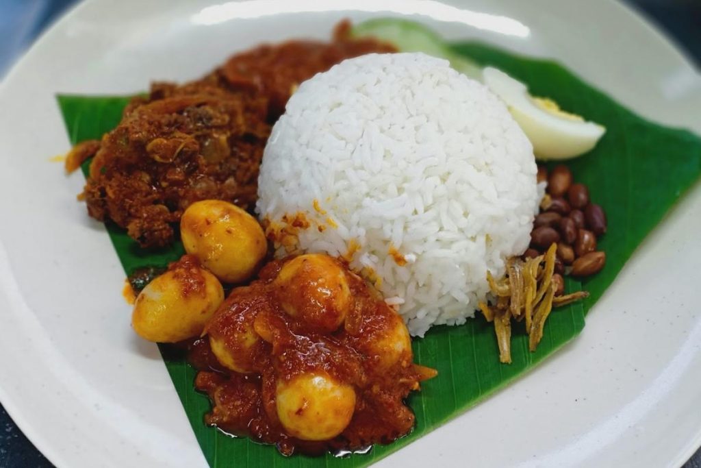 7 Restoran Nasi Lemak Terbaik di Selayang 2025 9 Nasi-Lemak-Superman-