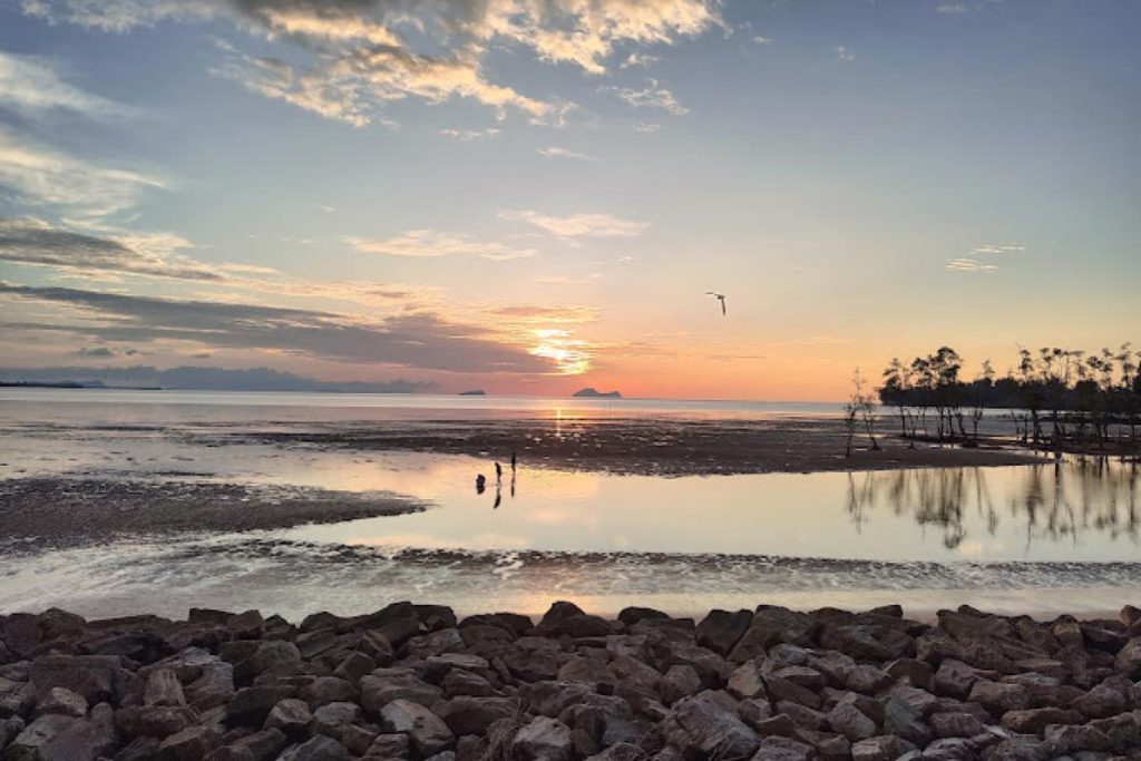 Top 10 Best Beaches in Sarawak 2025 15 Pantai-Puteri-