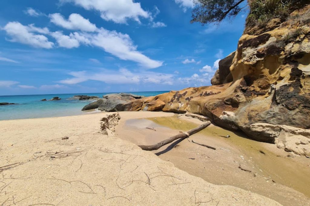 10 Pantai Terbaik di Sabah 2025 20 Tindakon-Dazang-Beach
