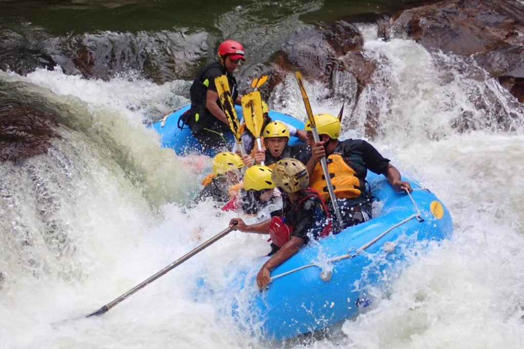 Top 10 Best River Rafting Spots in Malaysia 2025 7 Water-Rafting-Kuala-Kubu-Bahru-by-Projek-Outdoor-