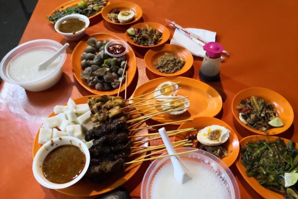 Top 10 Best Places For Supper in Johor 2025 5 Bubur-Nasi-Istimewa-No.-