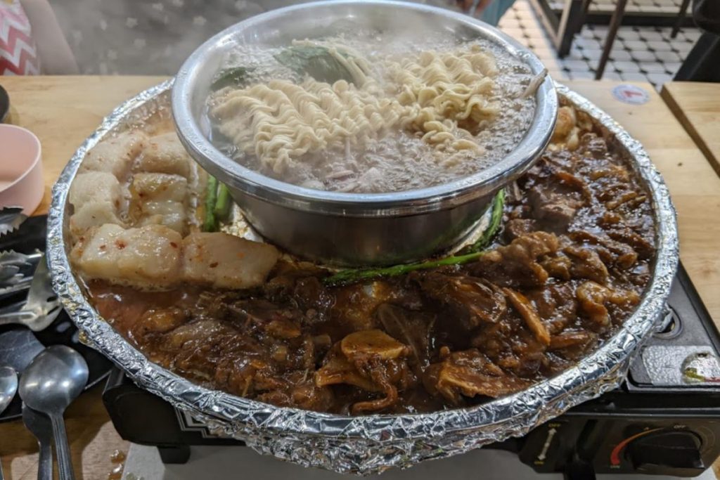 10 Restoran Steamboat Terbaik di Cheras 2025 19 CHEGU-STEAMBOAT-GRILL-