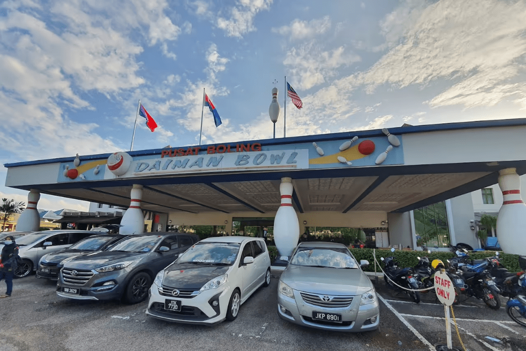 6 Pusat Boling Terbaik di Johor 2025 2 Daiman-Bowl