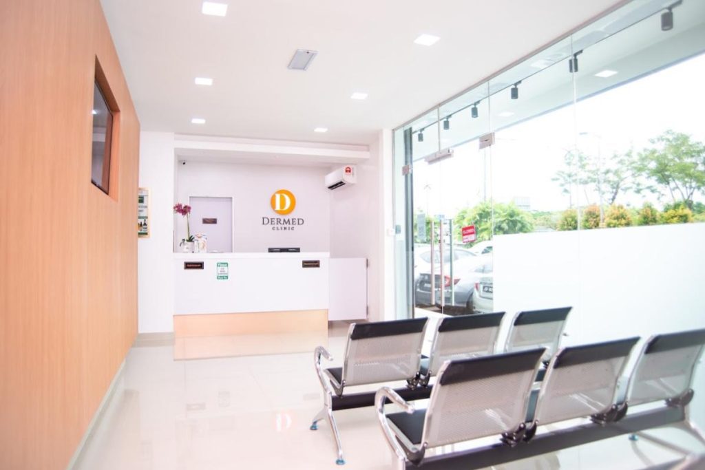 <strong>10 Pusat Rawatan Rambut Gugur Terbaik di Johor 2025</strong> 9 Dermed-Clinic-