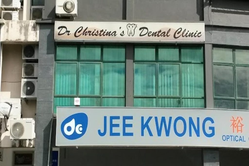 Top 8 Best Clinics for Veneers in Sarawak 2025 14 Dr-Christinas-Dental-Clinic