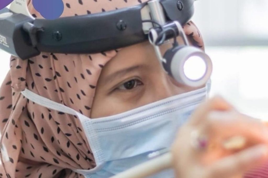 <strong>10 Klinik ENT Terbaik di Selangor 2025</strong> 13 Dr-Roslenda-Abdul-Rahman-Ear-Nose-Throat-ENT-Specialist-Head-Neck-Surgeon-@-AVISENA-