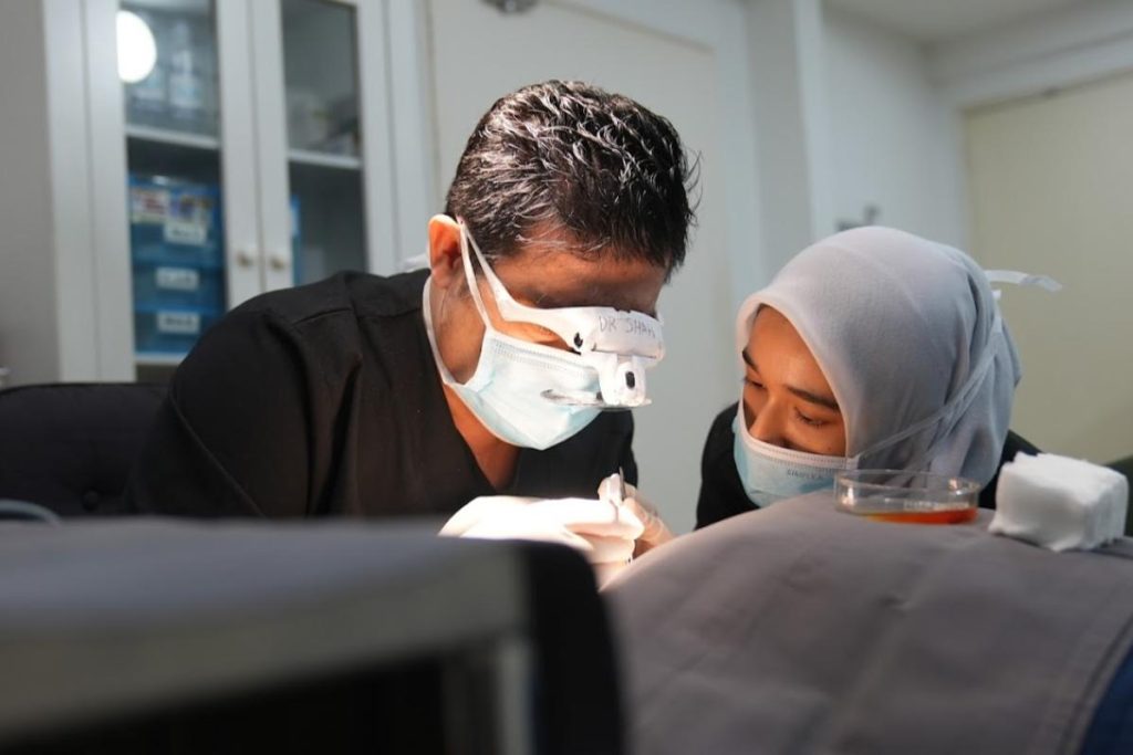 <strong>10 Pusat Rawatan Rambut Gugur Terbaik di Selangor 2025</strong> 20 Dr-Shah-Hair-Clinic-