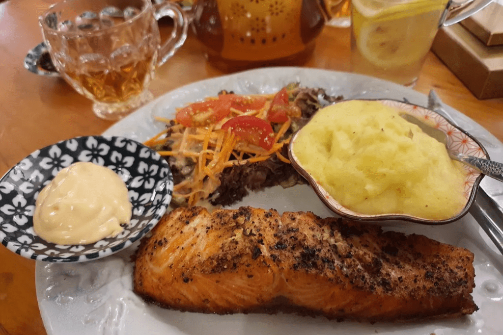 Top 10 Best Cafes in Sri Petaling 2025 15 Dream-Art-Lamp-Cafe-