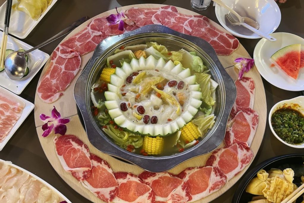 10 Restoran Steamboat Terbaik di Sri Petaling 2025 7 GOGO-Steamboat-Restaurant