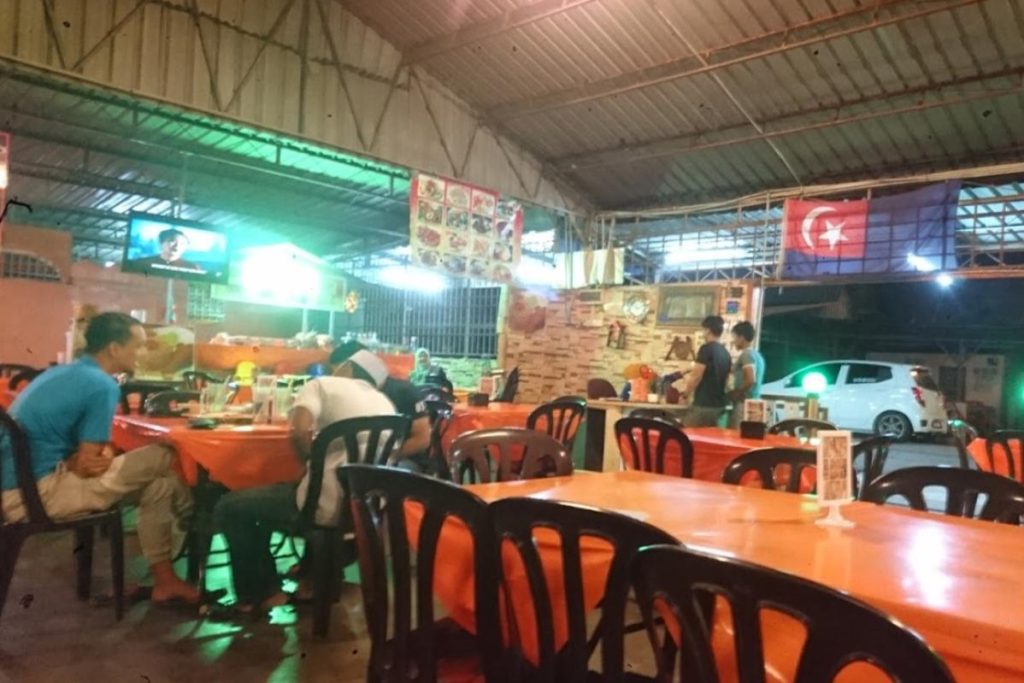 <strong>9 Kedai Teh Tarik Terbaik di Johor 2025</strong> 10 Isthifar-Tomyam-Parit-Raja-