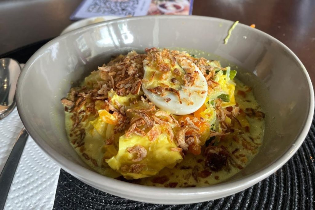 5 Lontong Terbaik di Pulau Pinang 2025 5 Kesum-Art-Restaurant-