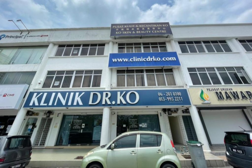 <strong>8 Pusat Rawatan Rambut Gugur Terbaik di Melaka 2025</strong> 13 Klinik-Dr.-Ko-Melaka