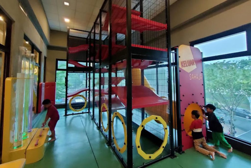 Top 8 Best McDonald’s Outlets in Malaysia 2025 3 McDonalds-Putrajaya-DT-