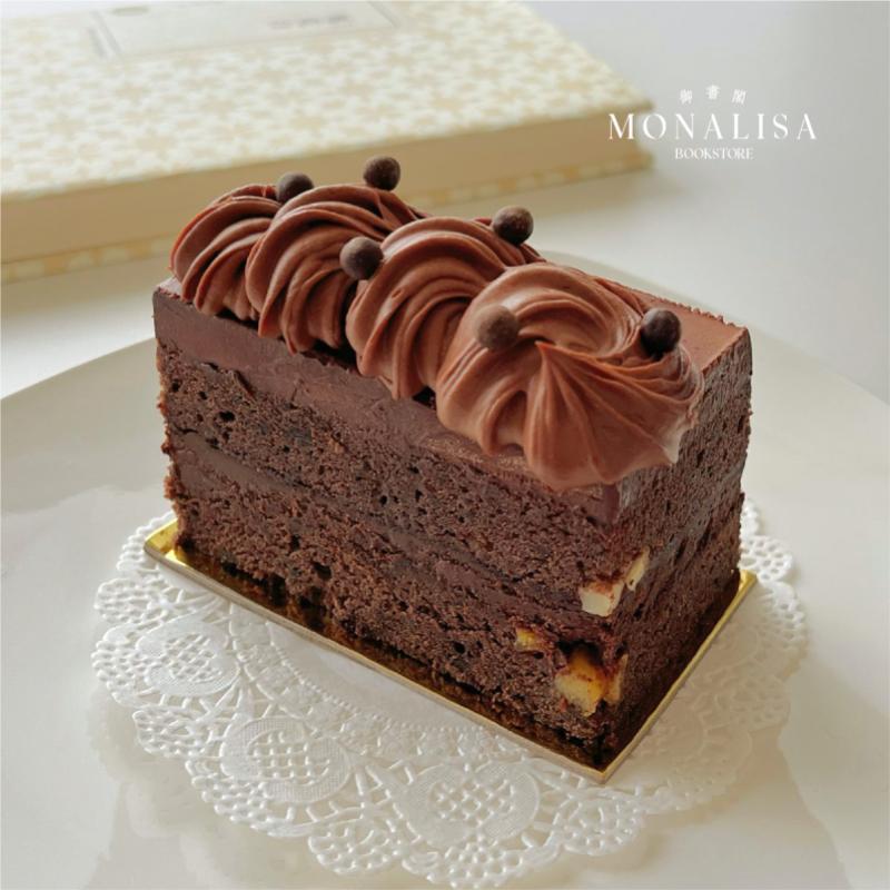 Top 12 Best Cool Library Cafes in KL & Selangor 2025 22 Monalisa-Bookstore-