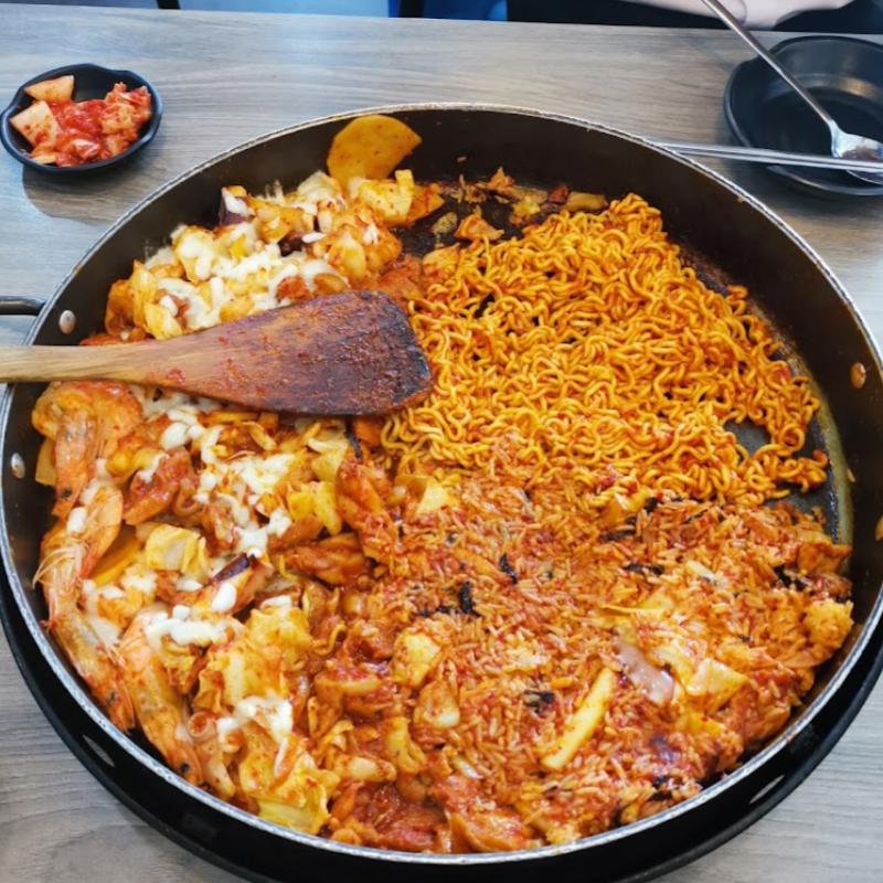 Top 10 Best Korean Foods in Mont Kiara 2025 21 Mr.-Dakgalbi-